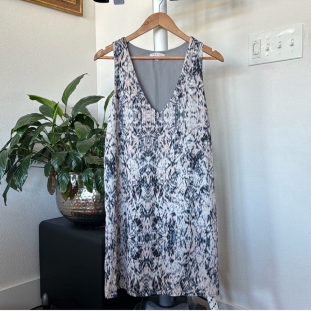 Mary & Mabel Sleeveless V Neck Shift Dress Sz L Lined gray navy